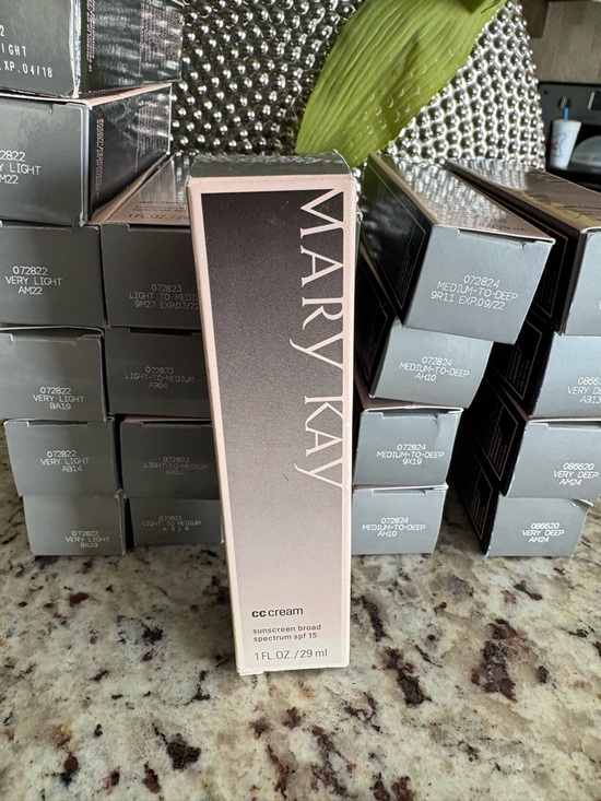 Mary Kay Other - MK CC Cream SPF 15 - Medium to Deep